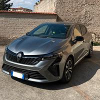 Renault Clio V E‑Tech Hybrid-2023-Full Optional