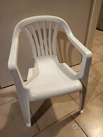Sedia per bambini bianca in plastica