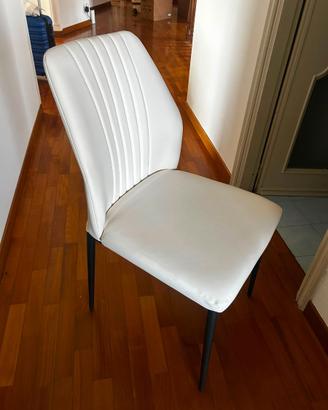 Sedie moderne bianche imbottite – 4 disponibili