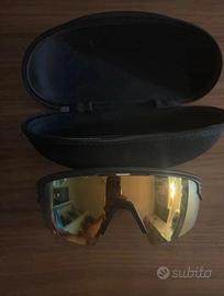 Occhiali Oakley sutro