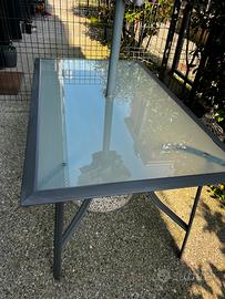 Tavolo da esterno + ombrellone