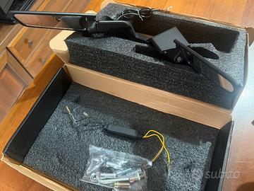 Specchietti  con idicatori di direzione