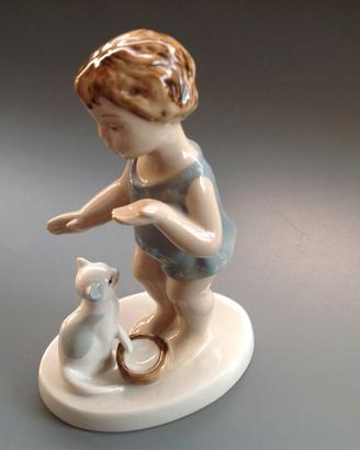 ROYAL DUX - Bambino con gattino