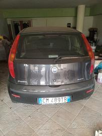 Auto 2004 – da sistemare, documenti in regola