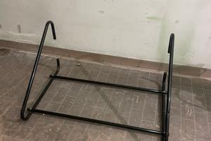 Porta gomme da parete