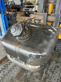 Serbatoio gasolio Mercedes atego 815