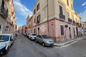 3 LOCALI A BRINDISI