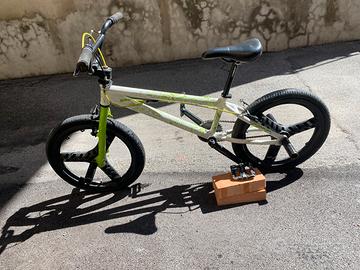 bicicletta bmx