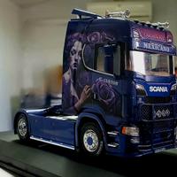 SCANIA 560
