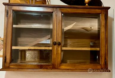 Credenza con vetrina sospesa