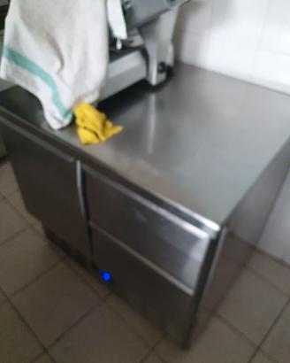 Saladette tavolo refrigerato