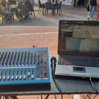 attrezzatura completa per piano bar e karaoke 