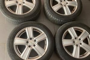 4 cerchi piu gomme