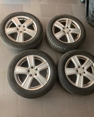 4 cerchi piu gomme