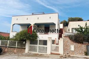 Indipendente vista mare con due unità immobiliari