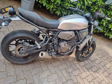 Moto Yamaha xsr 700 neopatentati