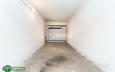 SPLENDIDO BOX DI 15 MQ!!