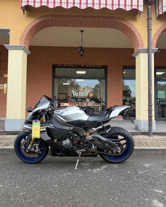 Yamaha YZF-R1M TUA A 8749€ OPERAZIONE 50%
