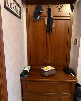 Mobiletto ingresso porta giubotti e panchetta