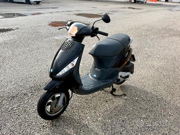 Piaggio zip 50 guida da 14 anni omologato 2 posti