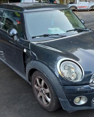 MINI CLUBMAN 2009 SOLO PER RICAMBI