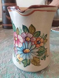 coppia di brocca e vaso in ceramica