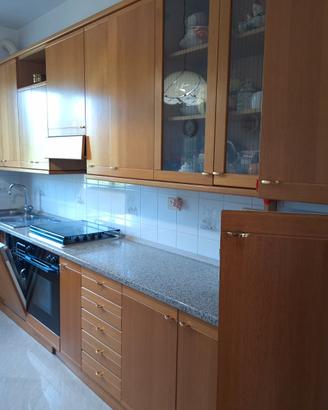 Cucina completa di elettrodomestici