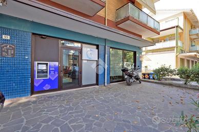NEGOZIO A RIMINI