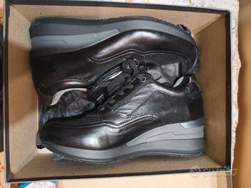 Scarpe Nero Giardini nuove n.39