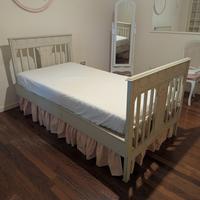 Letto francese del ’700 con ghirlande in pastiglia