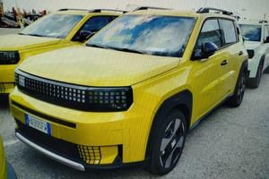 FIAT Grande Panda 44kWh La Prima km 900