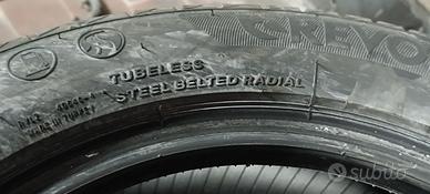 Due pneumatici 185/60 R 15 H 84 marca Lassa