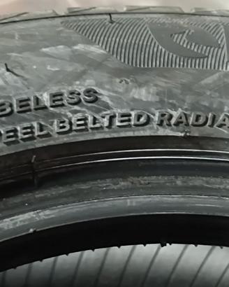 Due pneumatici 185/60 R 15 H 84 marca Lassa