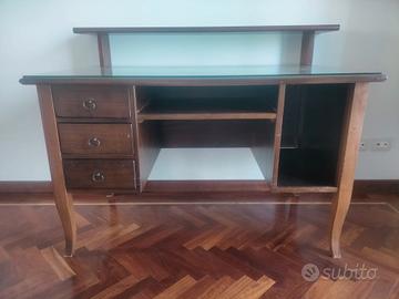 Scrivania legno scura 