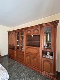 CREDENZA IN NOCE E TAVOLO CON 6 SEDIE IN STOFFA!