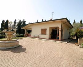 Villa singola con giardino e vista panoramica -...