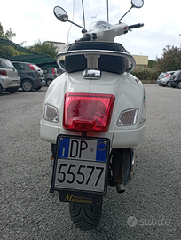 Vespa super sport gts 300