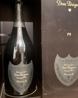 Vasto assortimento etichette. Champagne e vini