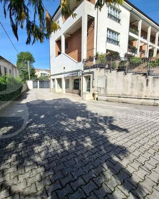 Negozio Atina [2025/033ACG]