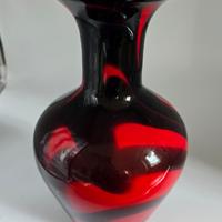 vaso bicolore in vetro opalino soffiato a bocca