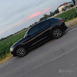 Alfa Romeo stelvio q4 210 
