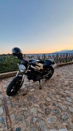 Ducati Monster 696