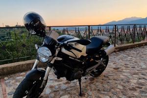 Ducati Monster 696