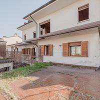 PIEVE DI SOLIGO tre unità immobiliari C403