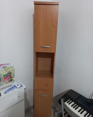 colonna per bagno in noce chiaro