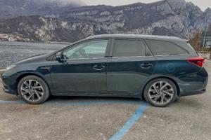 Auris Touring Sports 1.8h Lounge cvt
