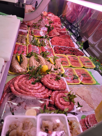 Macelleria avviatissima presso mercato civico