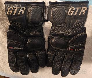 Guanti per moto
