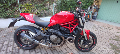 Ducati Monster 821 + accessori
