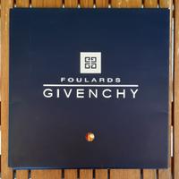 Foulard Givenchy in pura seta